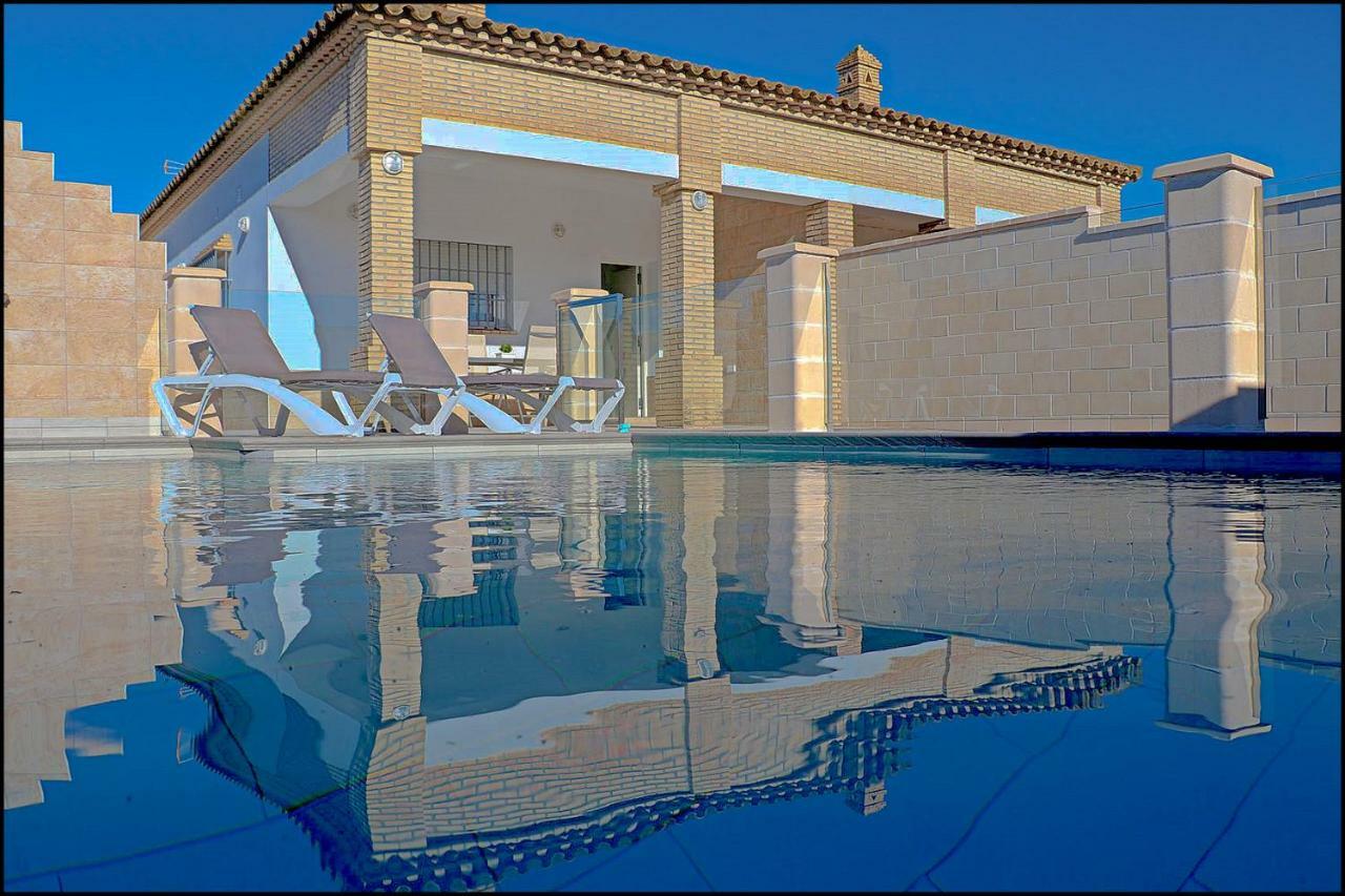 Chalet Penuelas Con Piscina コニル・デ・ラ・フロンテラ エクステリア 写真